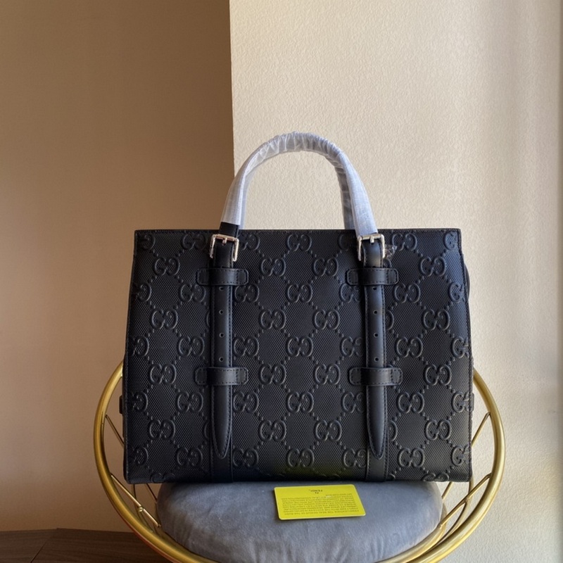 Gucci Handbags 834